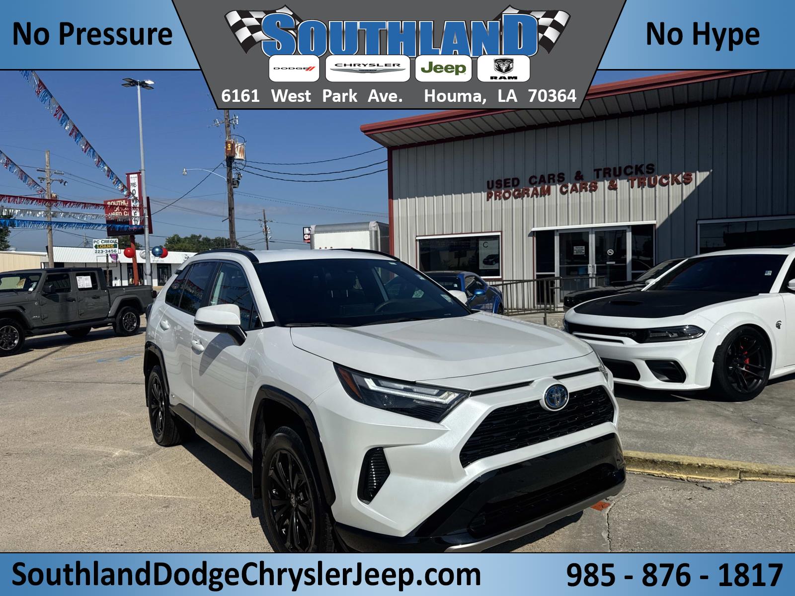 2024 Toyota RAV4 SE's photo