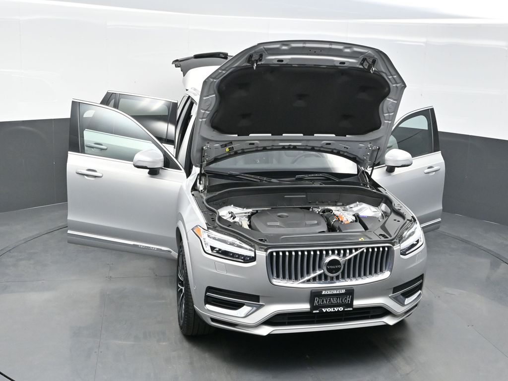 2023 Volvo XC90 T8 Plus photo 33