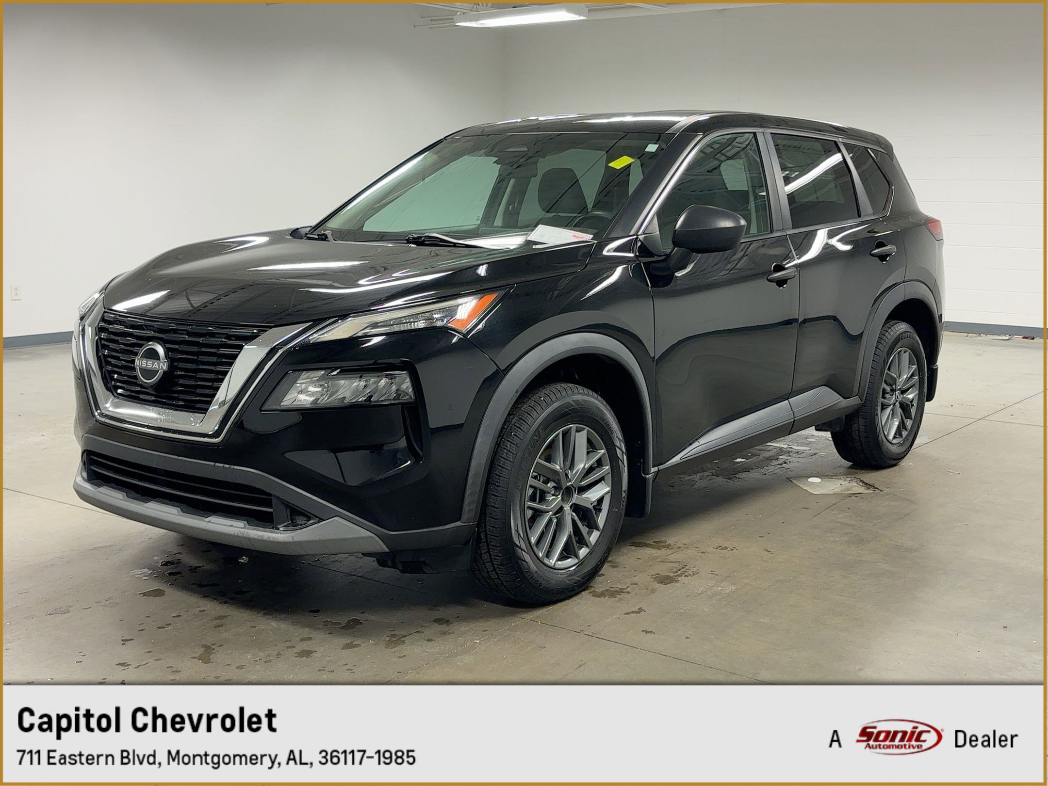 2022 Nissan Rogue S's photo