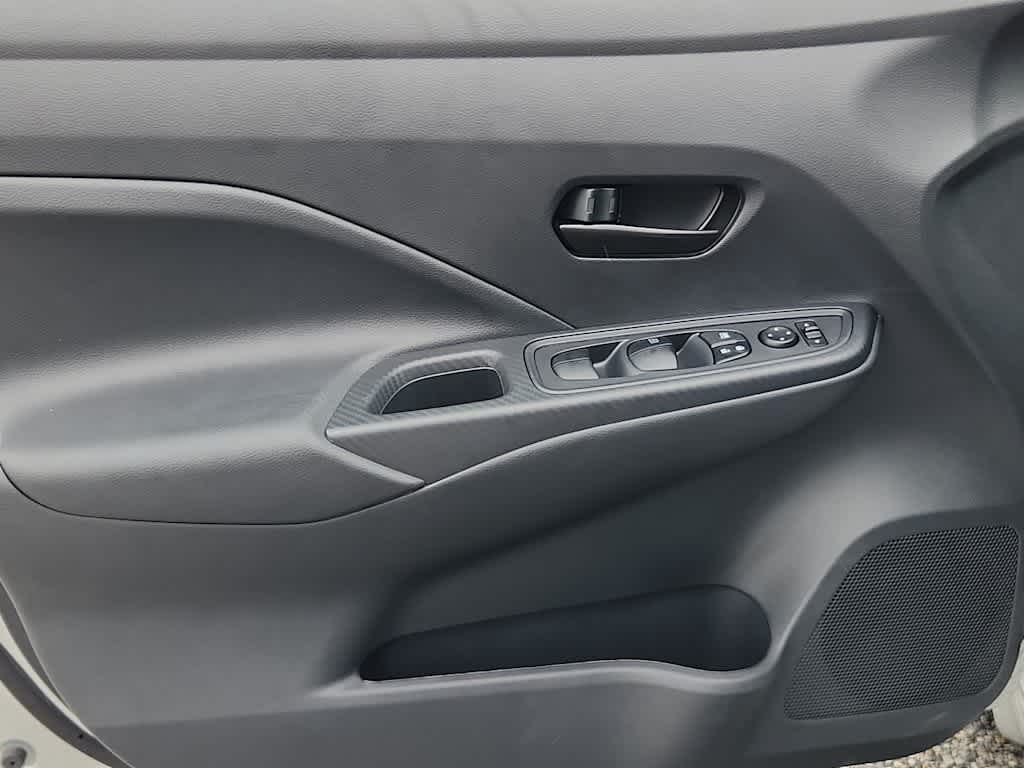 2025 Nissan Versa S photo 9