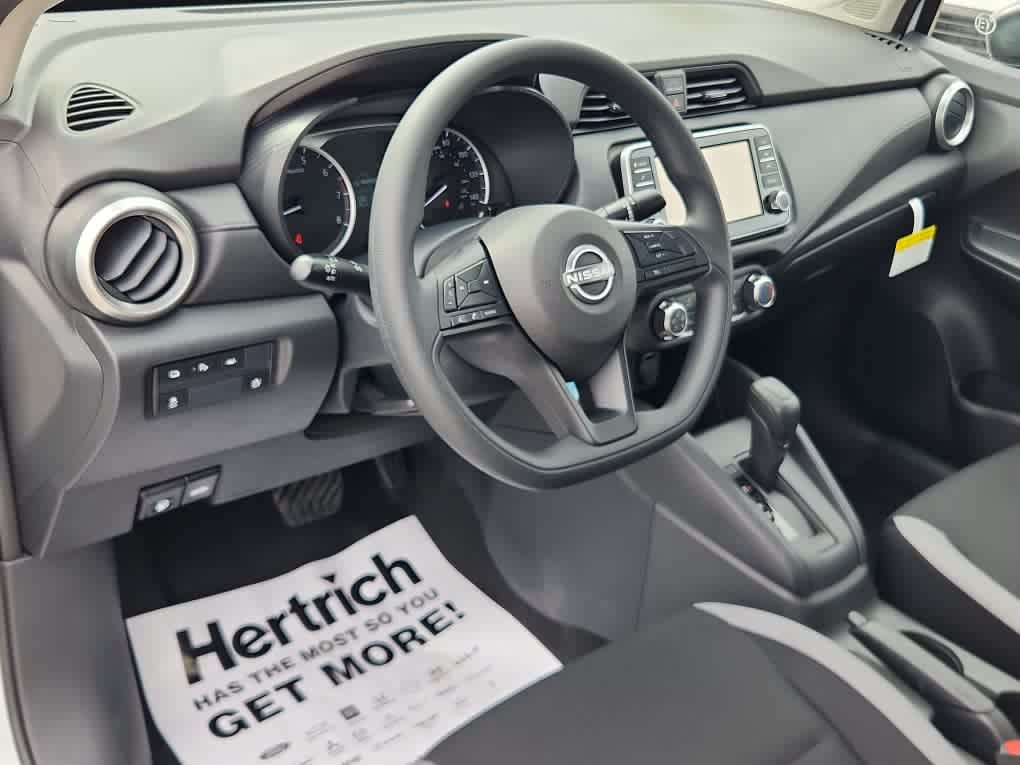 2025 Nissan Versa S photo 7