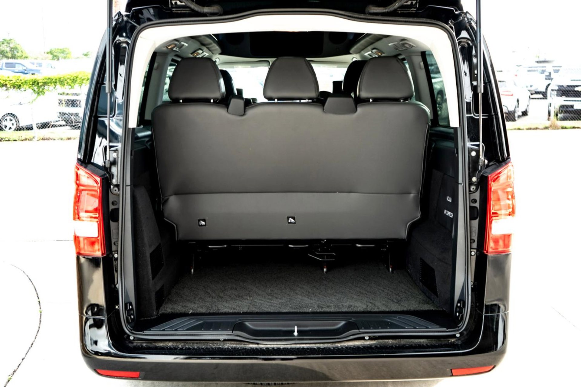 2023 Mercedes Benz Metris Passenger Van photo 9
