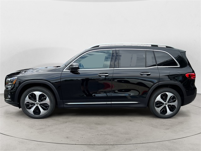2025 Mercedes Benz GLB 250 4MATIC photo 2