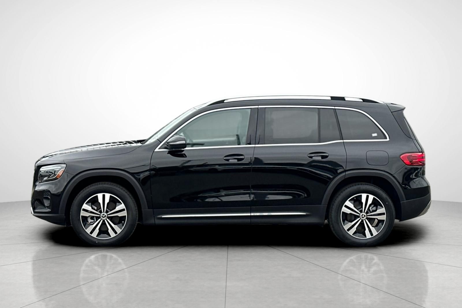 2025 Mercedes Benz GLB 250 photo 26