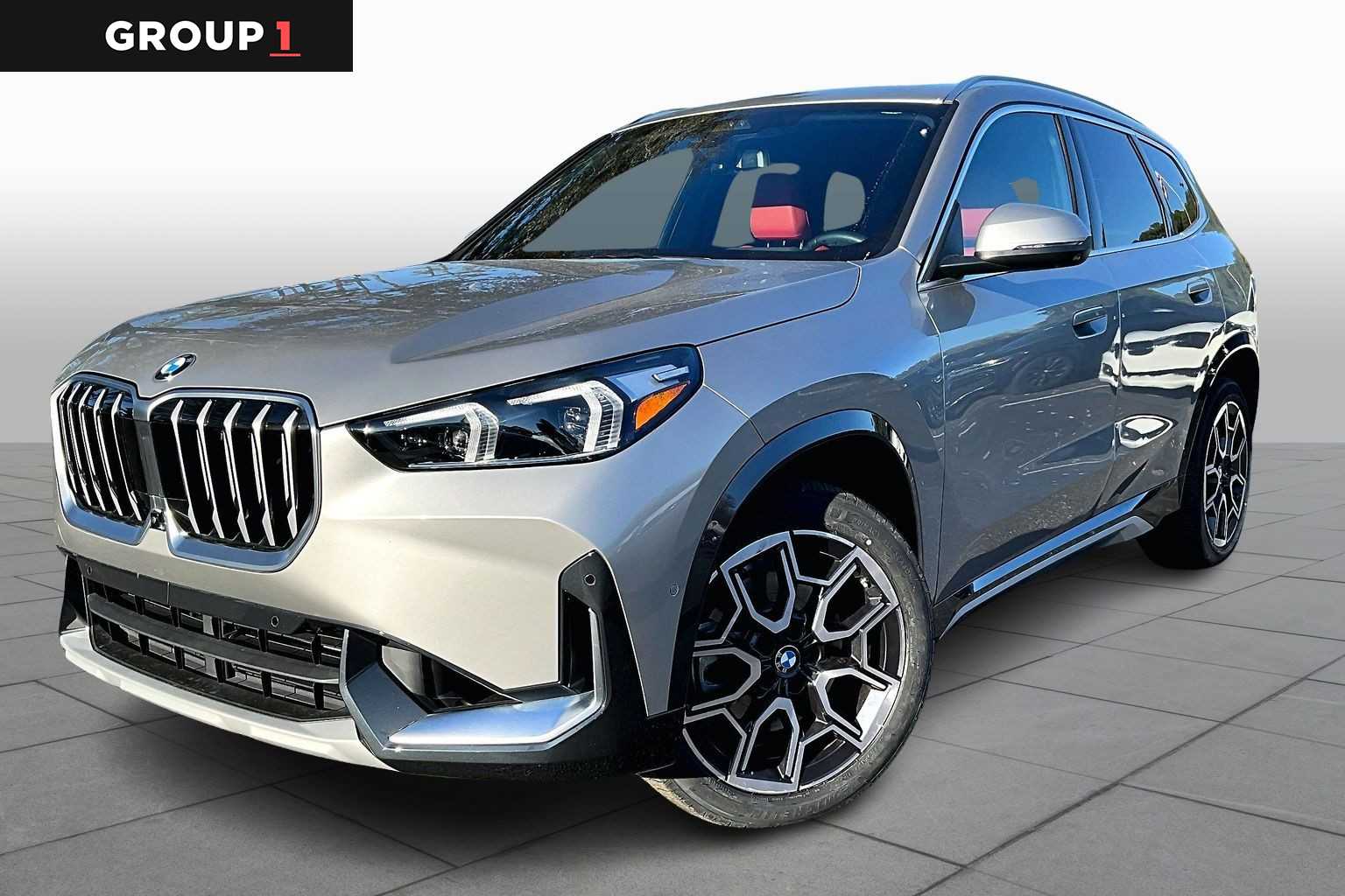 2025 BMW X1 28i's photo