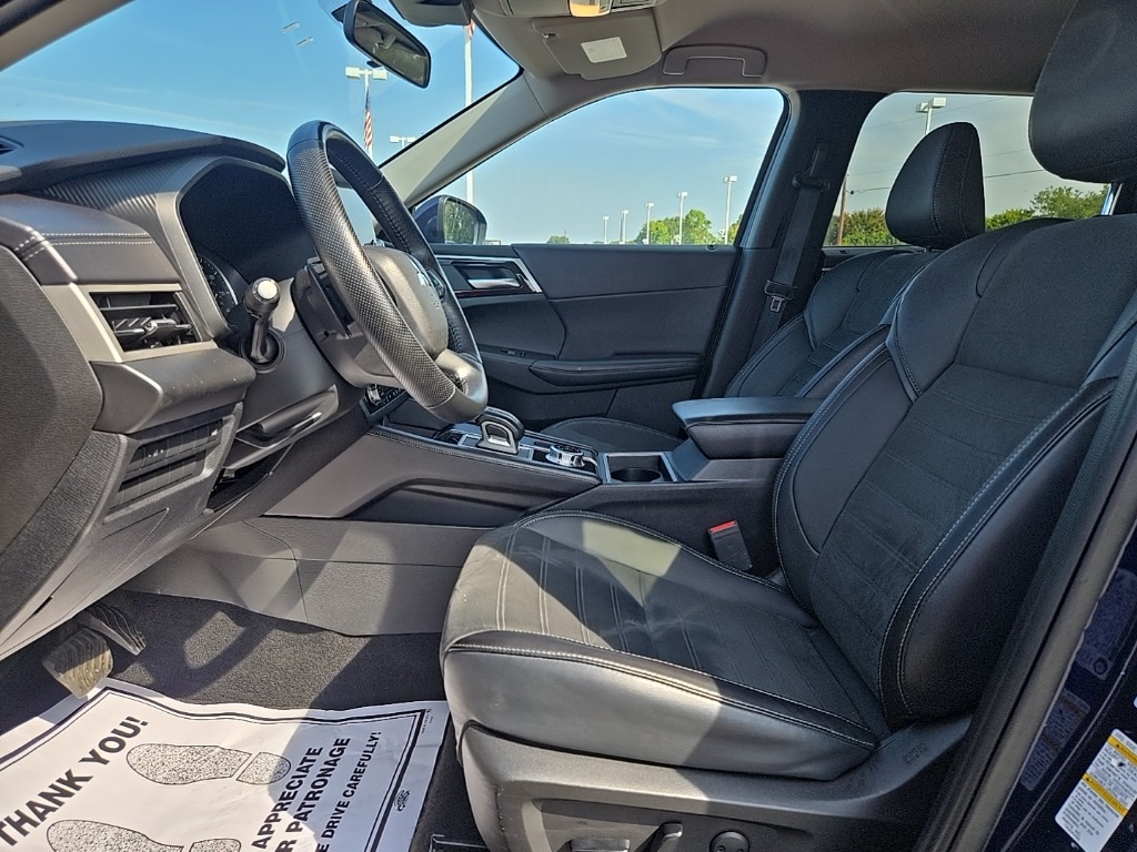 2024 Mitsubishi Outlander SE photo 12