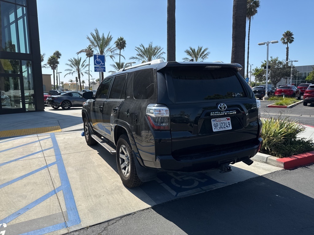 2016 Toyota 4Runner SR5 photo 5