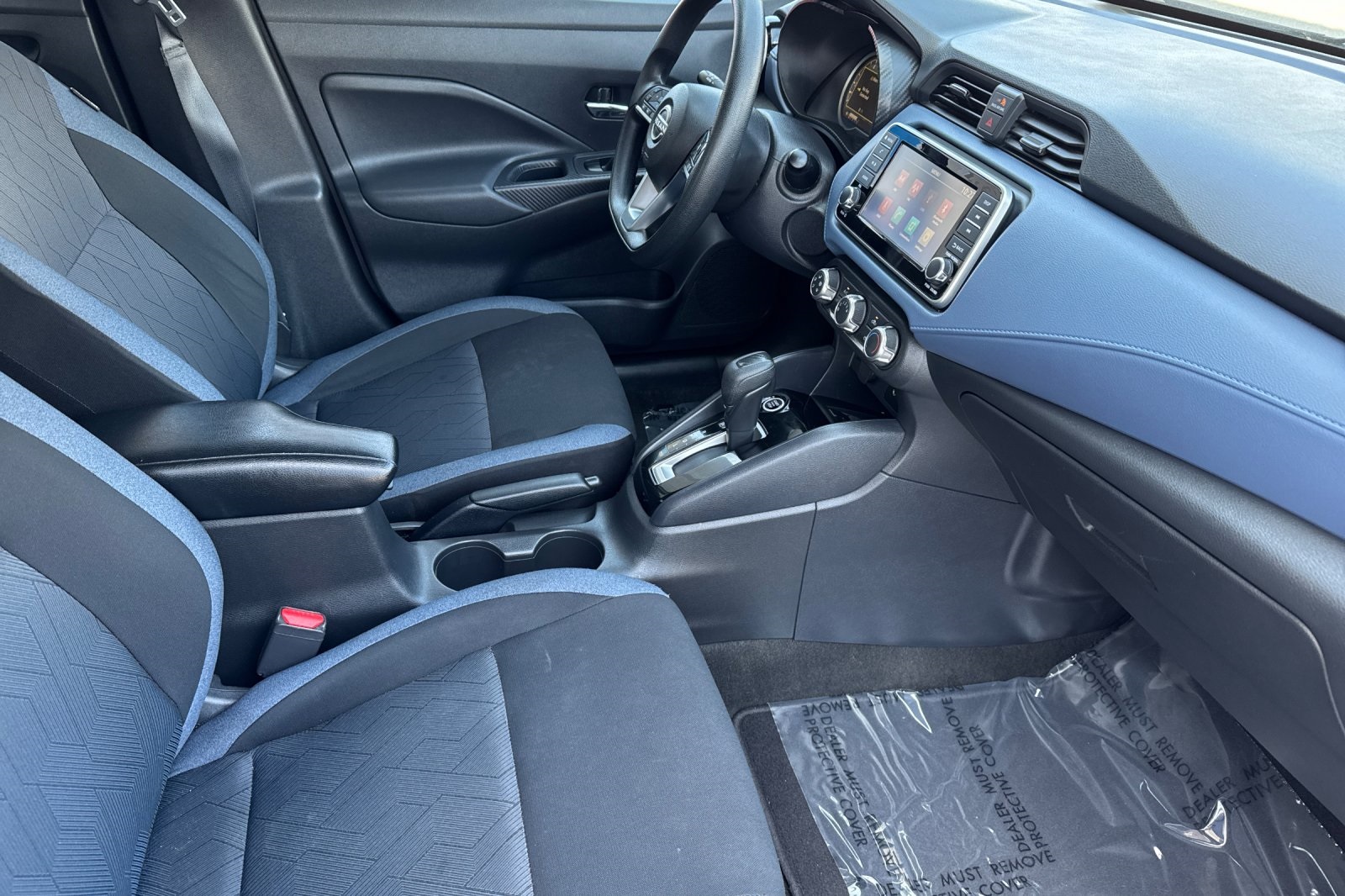 2023 Nissan Versa 1.6 SV photo 17
