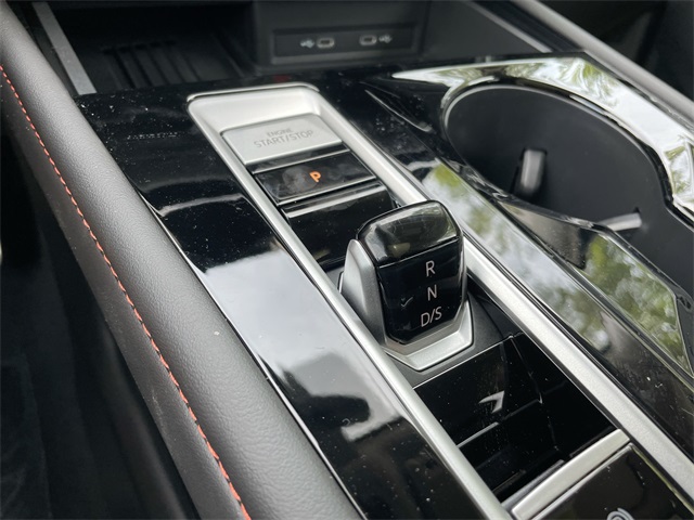 2025 Volkswagen Atlas Peak Edition SE Technology photo 38