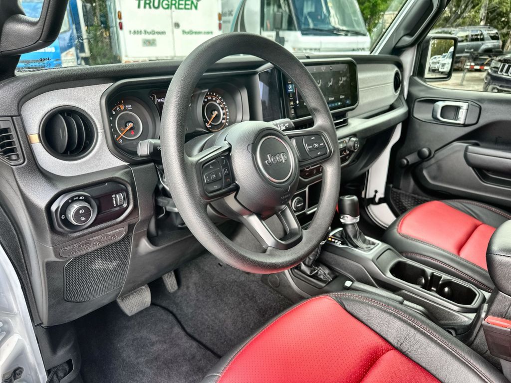 2024 Jeep Gladiator Sport photo 10
