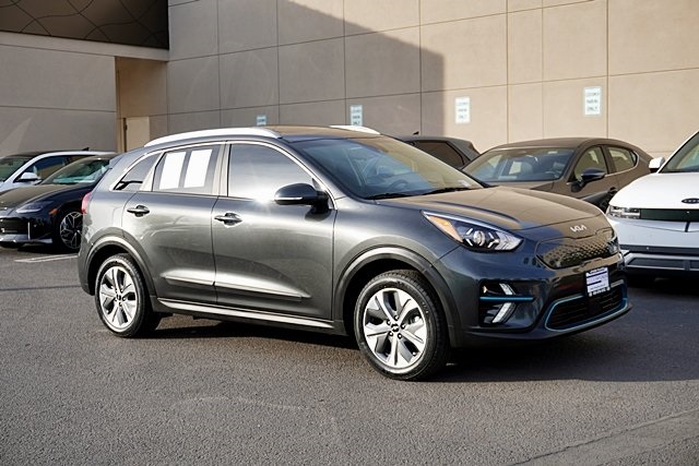 Used 2022 Gray Kia EX Premium image 5