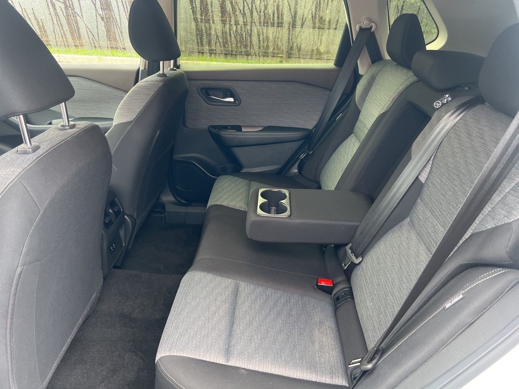 2023 Nissan Rogue SV photo 8