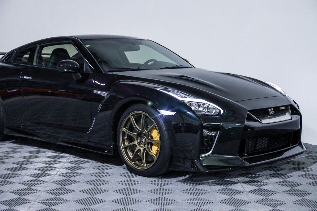2021 Nissan GT-R Premium photo 7