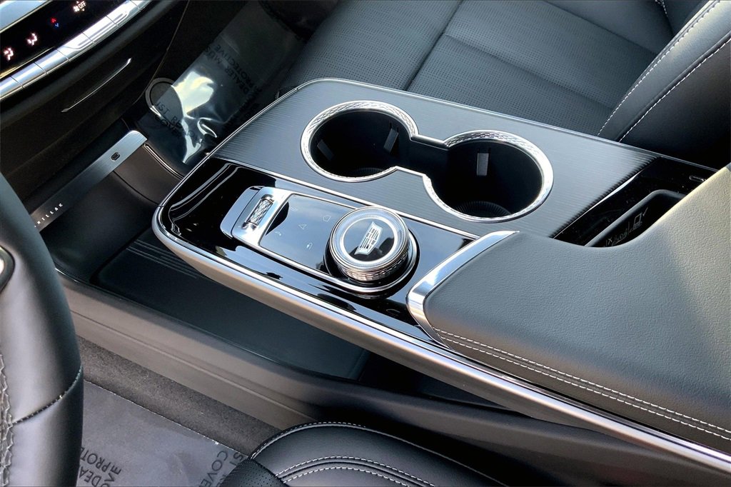 2025 Cadillac Lyriq Luxury photo 10