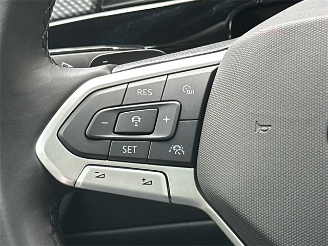 2025 Volkswagen Atlas Cross Sport SEL Premium R-Line photo 25