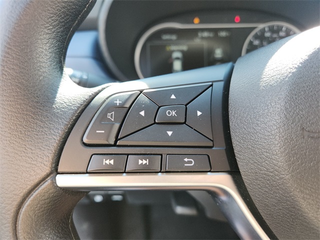 2025 Nissan Versa 1.6 SV photo 21