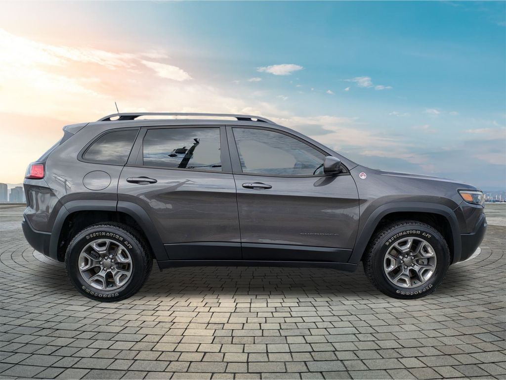 2019 Jeep Cherokee Trailhawk photo 3