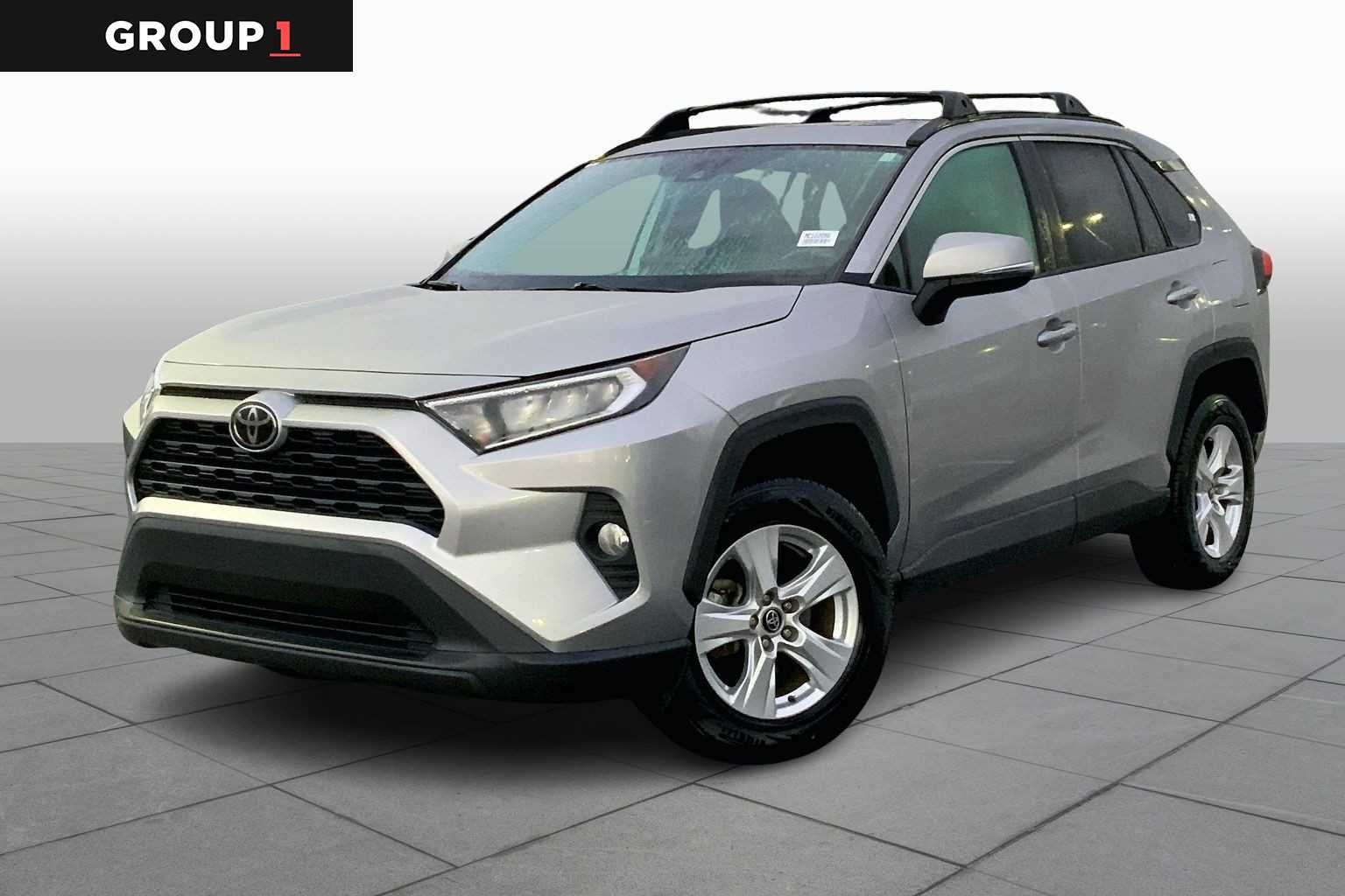 2021 Toyota RAV4 XLE's photo