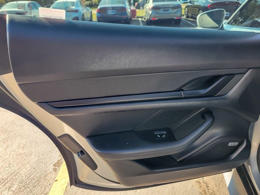 2022 Porsche Taycan 4S photo 18