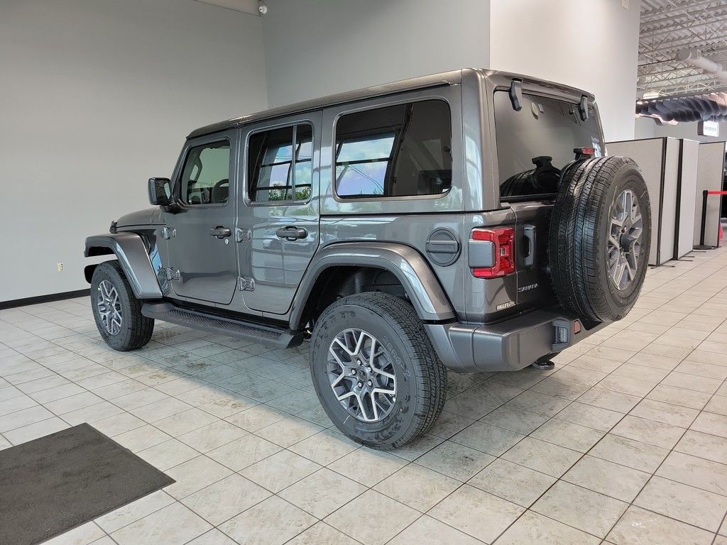 2025 Jeep Wrangler Sahara photo 3