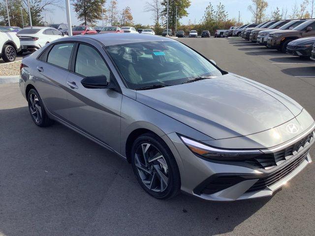 2025 Hyundai Elantra Hybrid SEL Sport photo 3