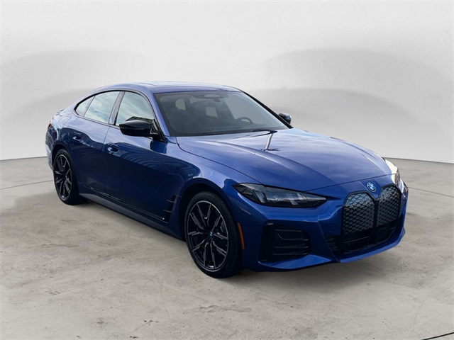 2025 BMW i4 40's photo