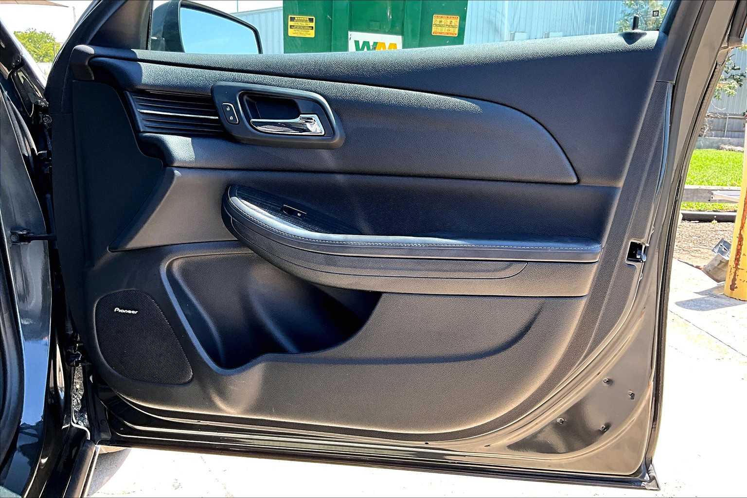 2015 Chevrolet Malibu 2LT photo 21