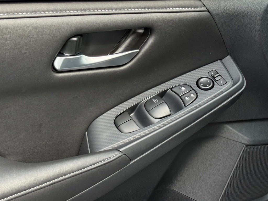 2025 Nissan Sentra SV photo 19