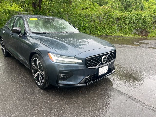 2024 Volvo S60 B5 Core photo 5