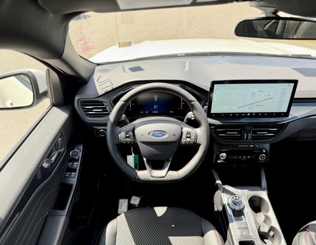 2025 Ford Escape Hybrid ST-Line Select photo 17