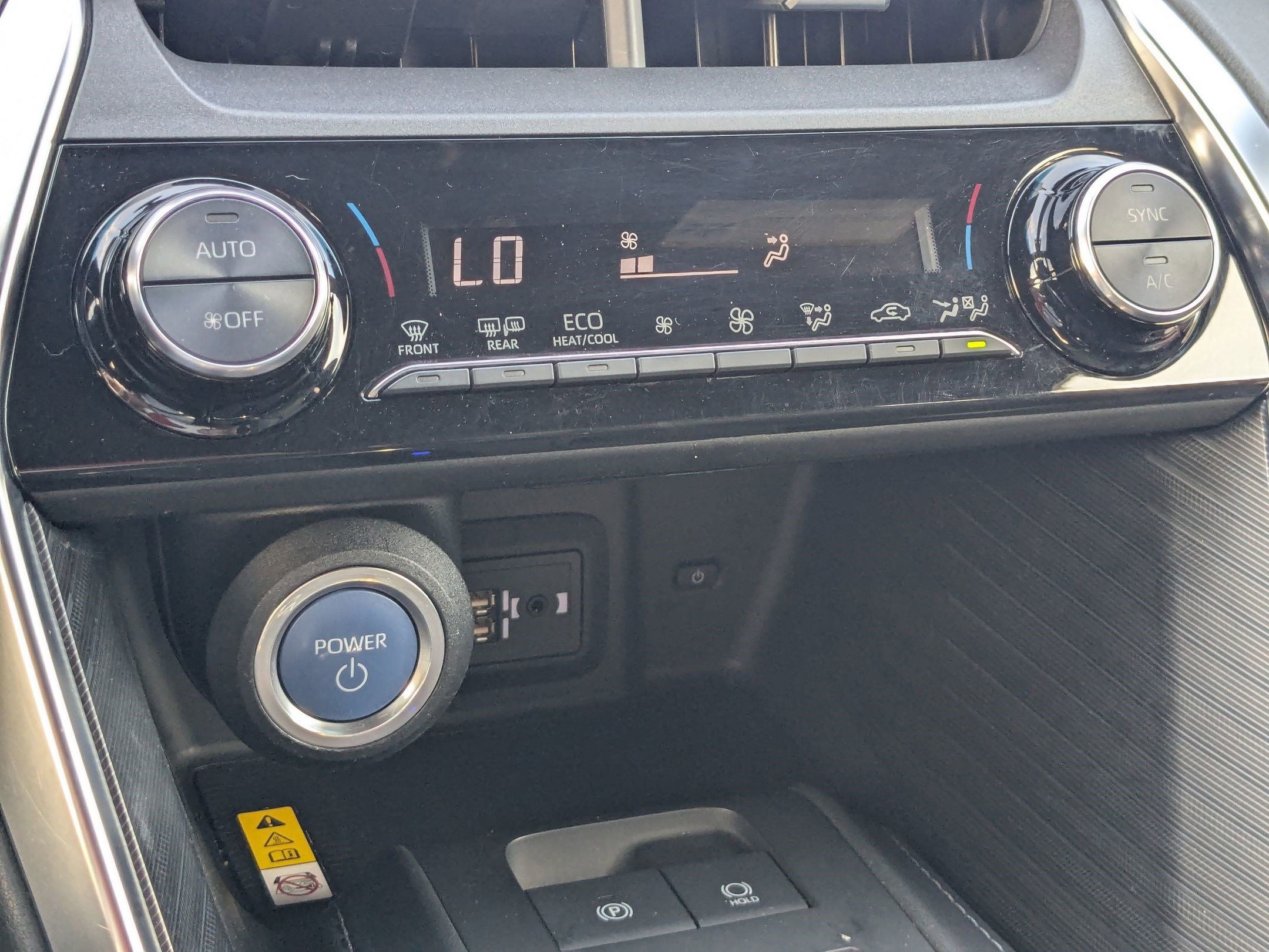 2021 Toyota Venza XLE photo 21
