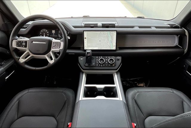 2025 Land Rover Defender 110 S photo 5