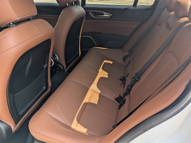 2019 Alfa Romeo Giulia Ti photo 21