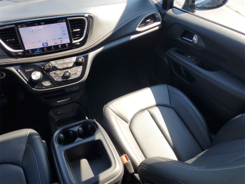 2025 Chrysler Pacifica photo 15