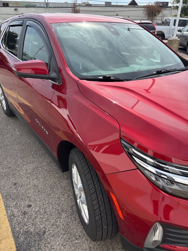 2022 Chevrolet Equinox LT photo 3