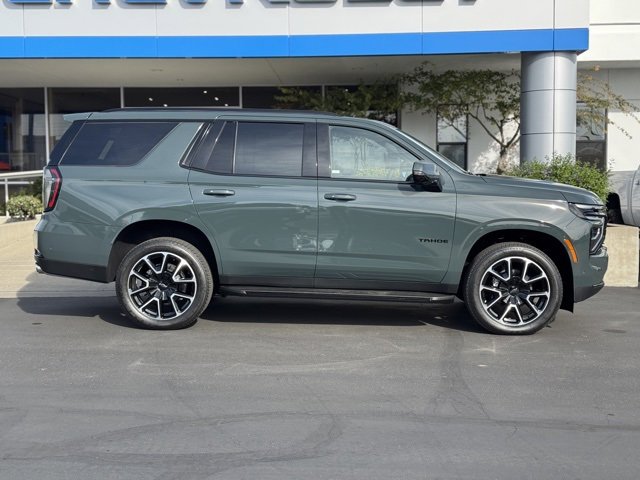 2026 Chevrolet Tahoe RST photo 2