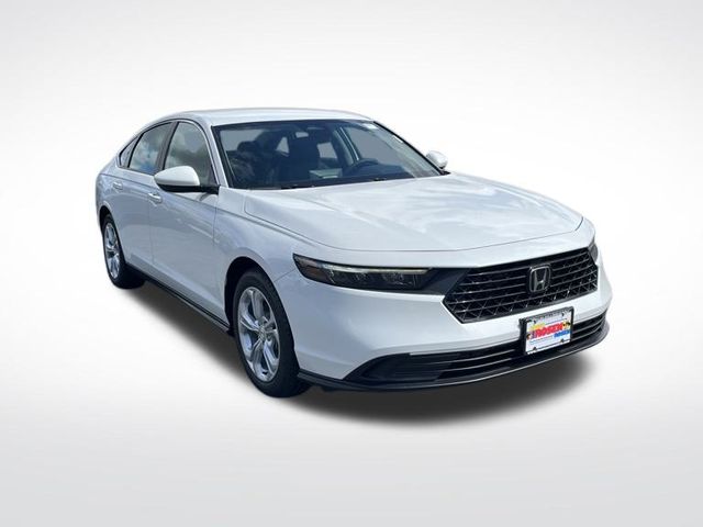 2025 Honda Accord LX photo 7
