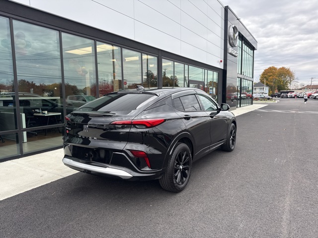 2024 Buick Envista ST photo 2