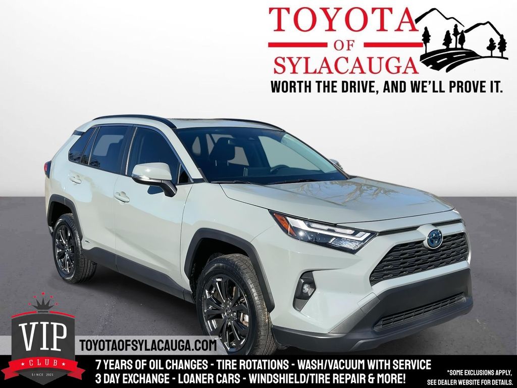2023 Toyota RAV4 XLE Premium's photo
