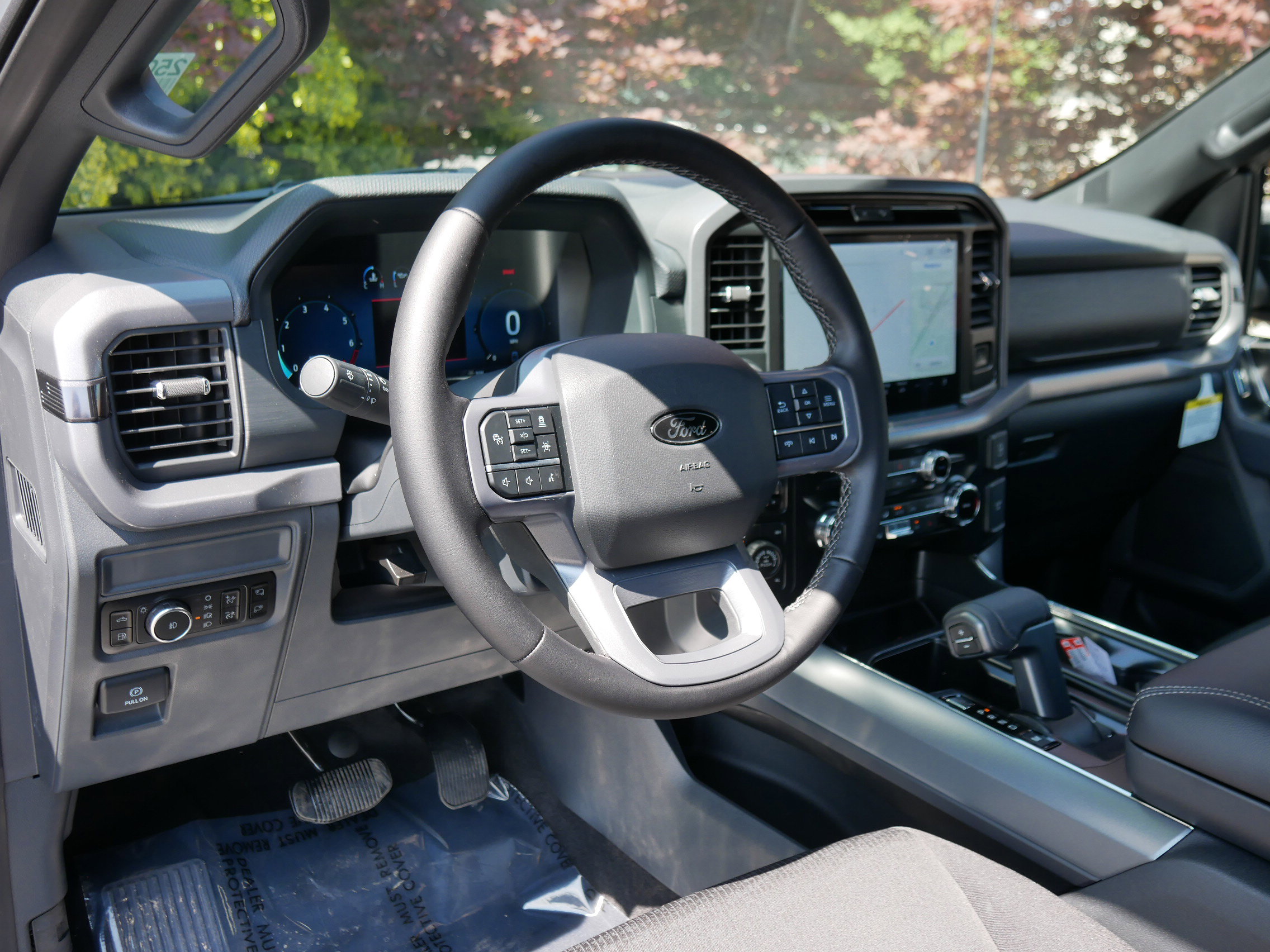 2025 Ford F-150 XLT photo 3