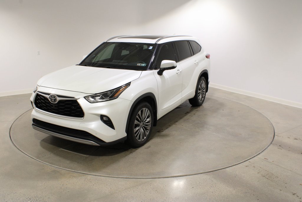 2020 Toyota Highlander Platinum's photo