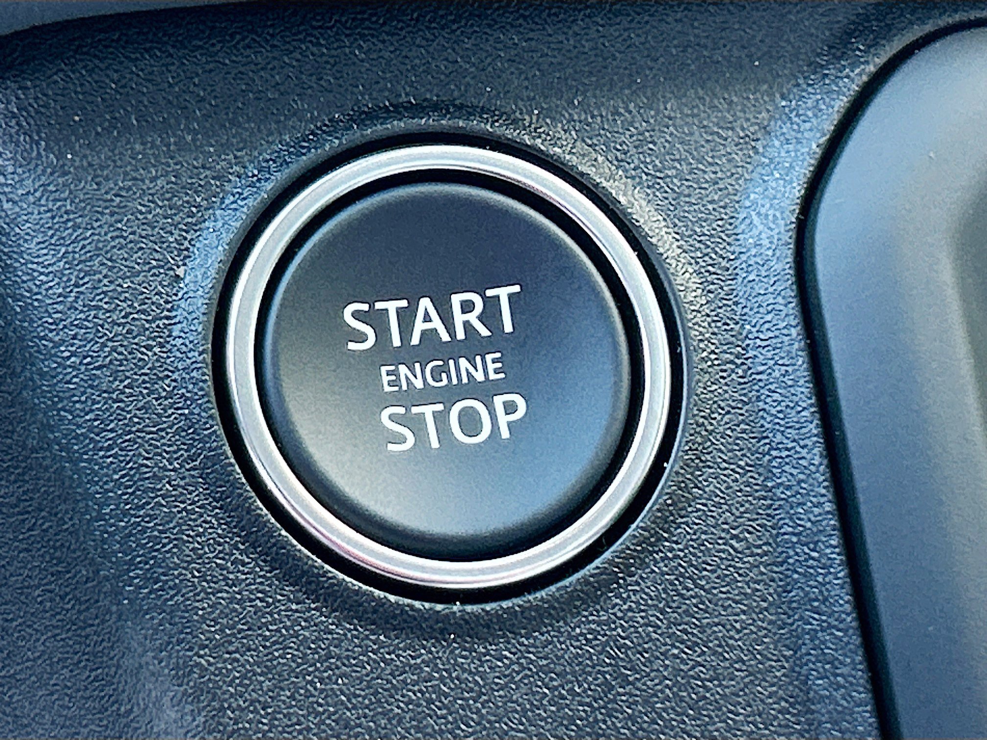 2025 Land Rover Defender 110 S photo 23