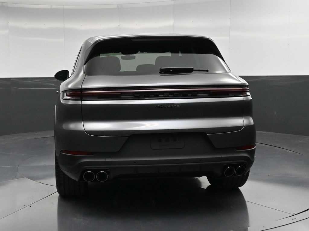 2026 Porsche Cayenne photo 4