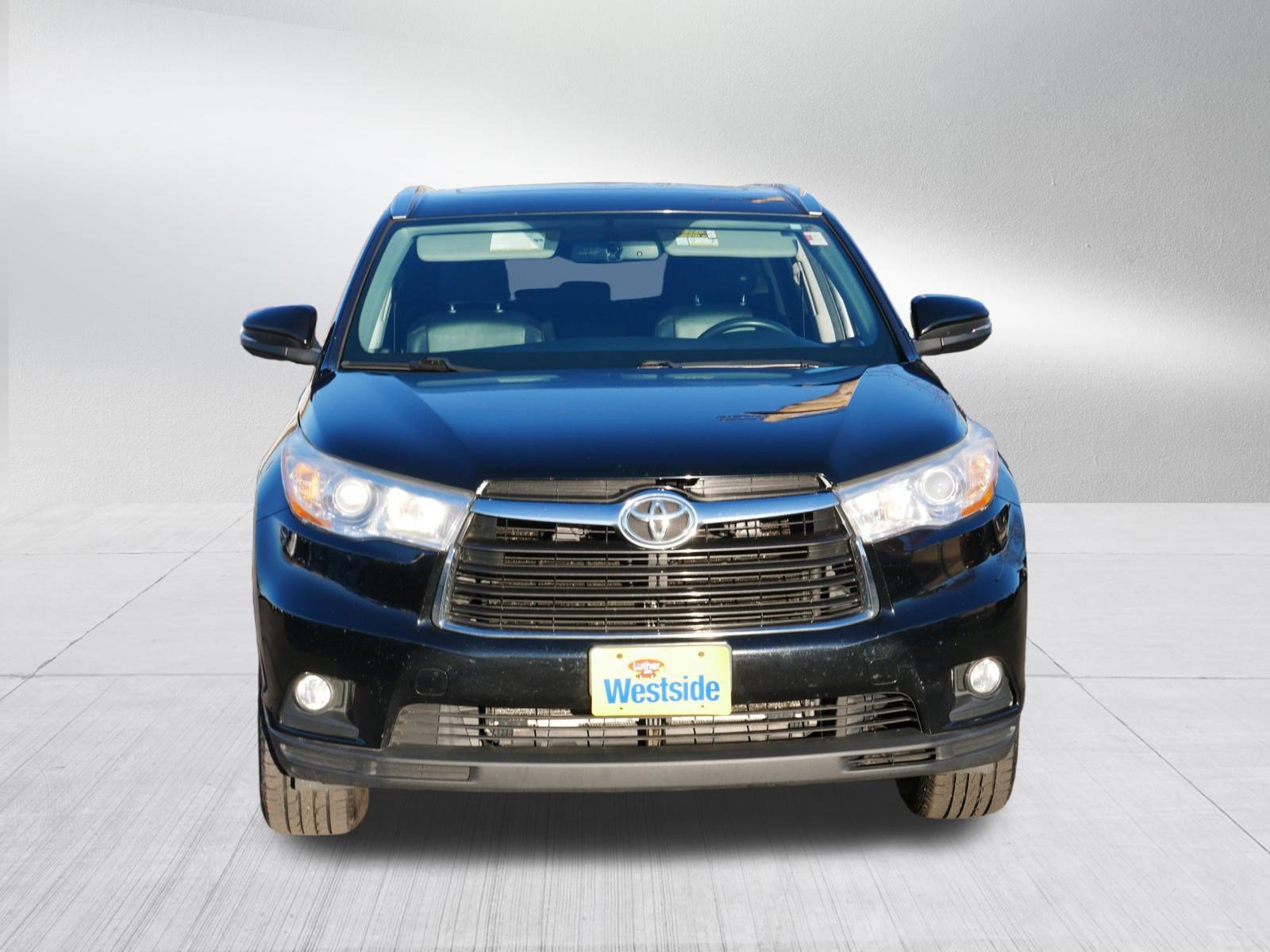 Used 2014 Toyota Highlander XLE with VIN 5TDJKRFH6ES035887 for sale in Saint Louis Park, Minnesota