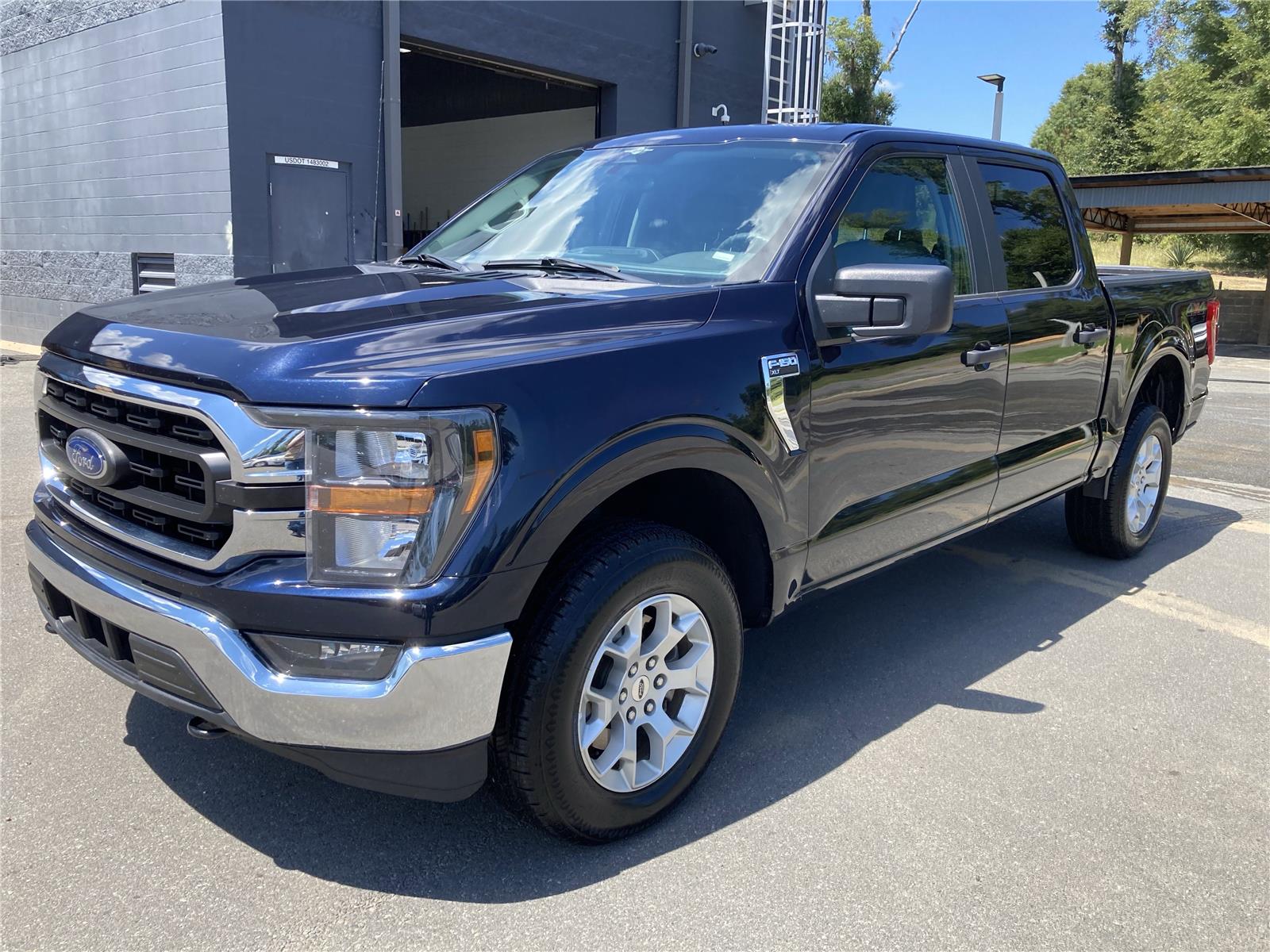2023 Ford F-150 XLT photo 2