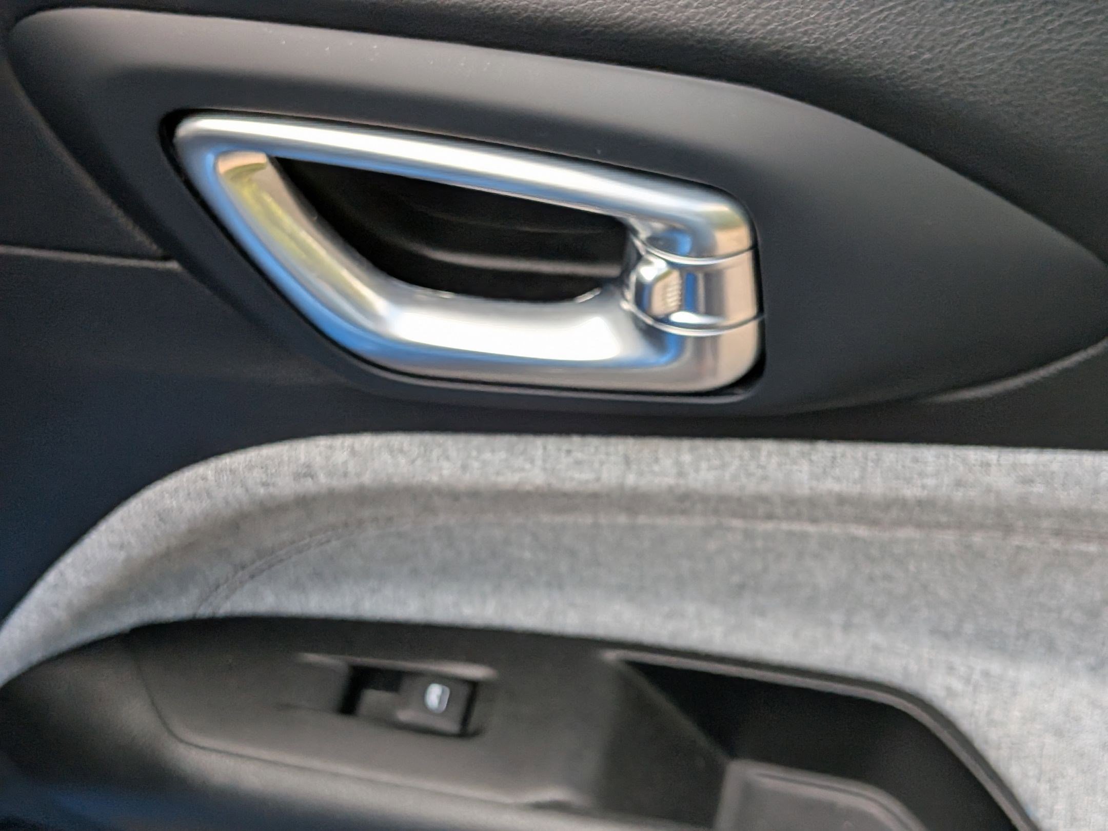2022 Jeep Compass Latitude Lux photo 32