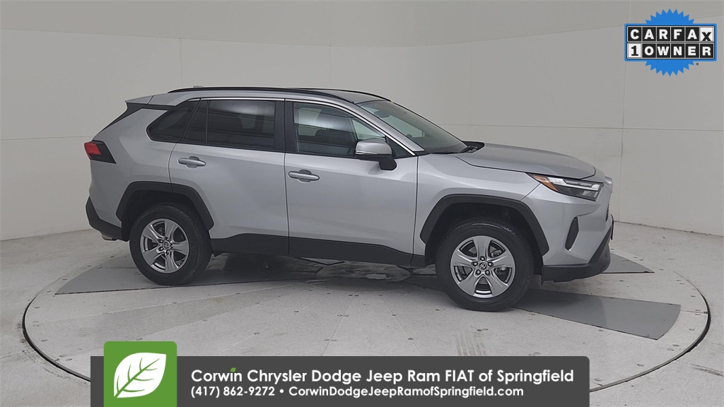 2024 Toyota RAV4 XLE photo 17