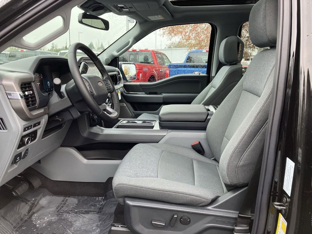 2024 Ford F-150 XLT photo 4