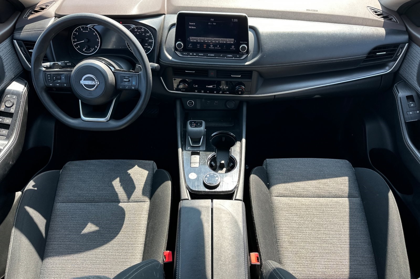 2023 Nissan Rogue SV photo 3