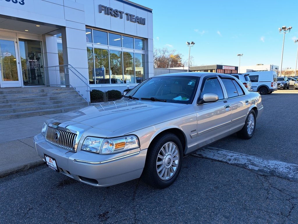 2009 Mercury Grand Marquis LS's photo
